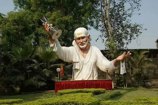 Lendi Baug garden Shirdi – peaceful meditation garden with Nanda Deep lamp